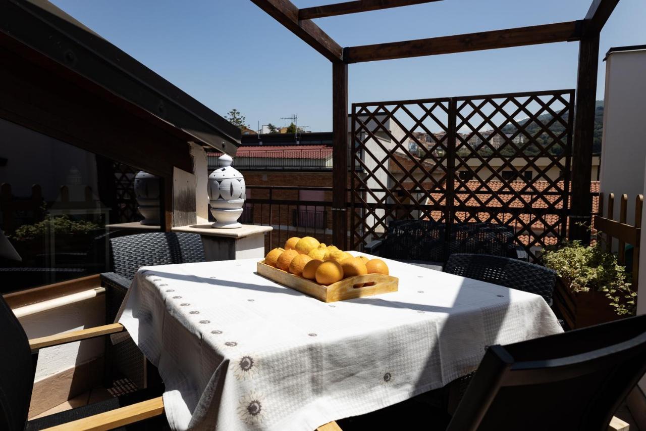 Mansarda In Centro Apartment Capri Leone ภายนอก รูปภาพ